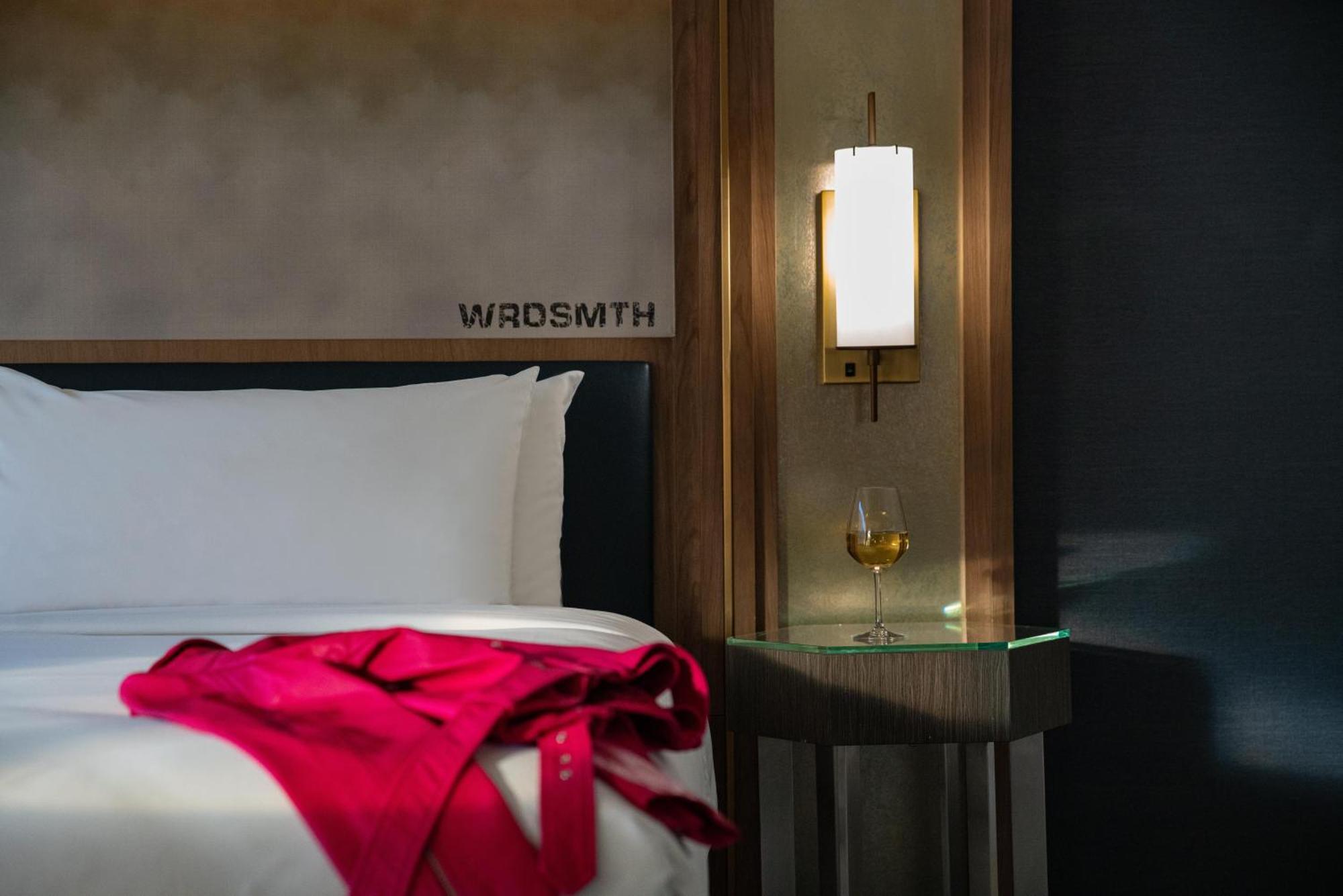 Dena, Angeles, A Tribute Portfolio Hotel 4*