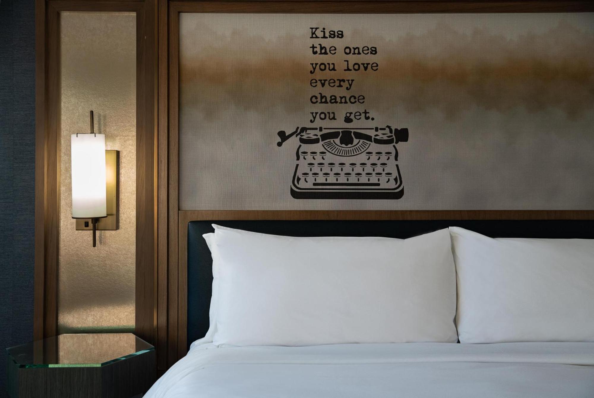 Hotel Dena, Angeles, A Tribute Portfolio Pasadena