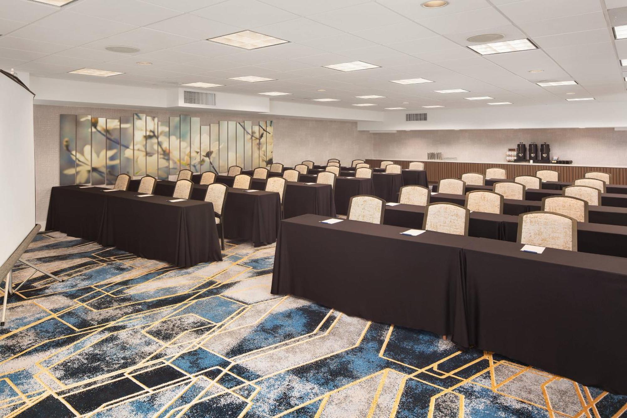 Hotel Dena, Angeles, A Tribute Portfolio 4*